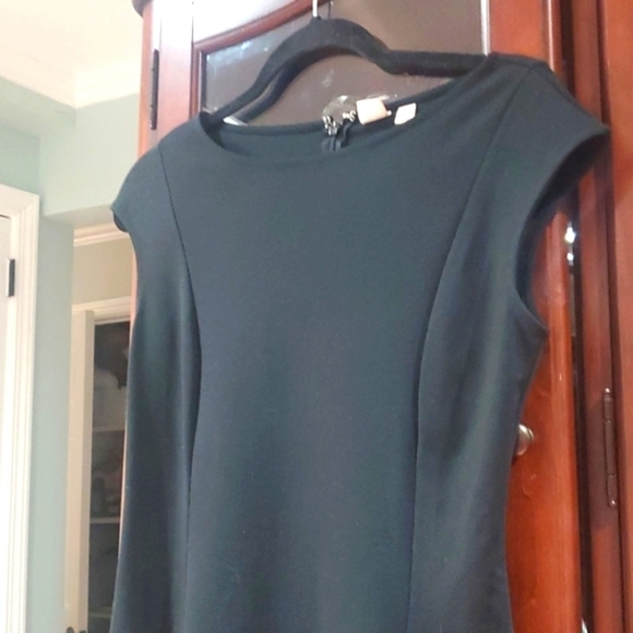 Gap little black dress Fit and flare size 2 - Picture 7 of 10